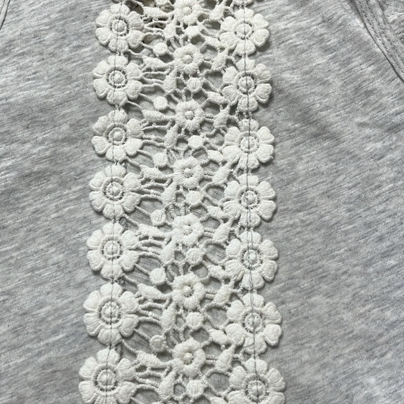 Dylan Grey tank top with floral crochet round neck Dylan Medium NWT - Picture 12 of 13